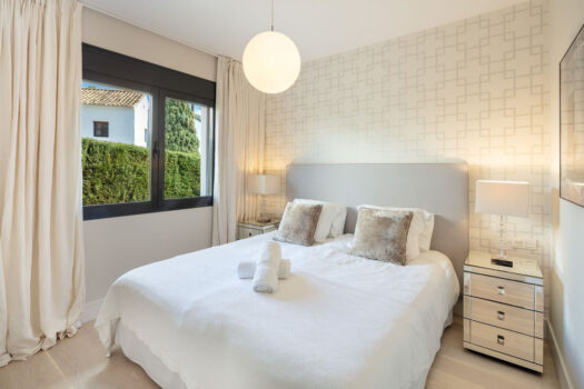 Samostatná vila – 5 ložnic – Nueva Andalucia