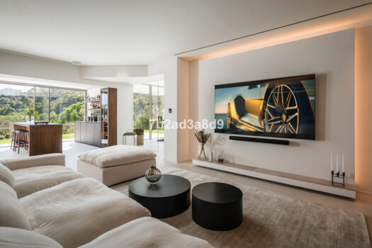 6 Bed Detached Villa for sale in La Quinta, Costa del Sol