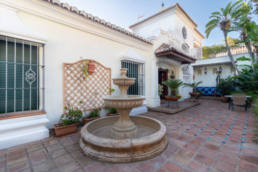 4 Bed Detached Villa for sale in Mijas Golf, Costa del Sol