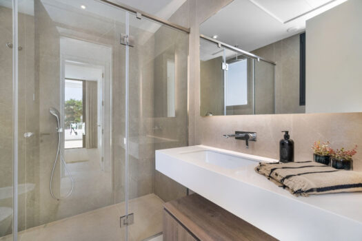 6 Bed Detached Villa for sale in Marbella, Costa del Sol