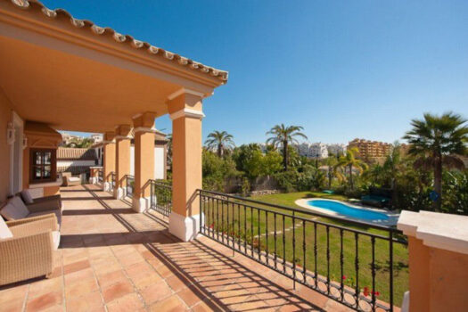 4 Bed Detached Villa for sale in Selwo, Costa del Sol