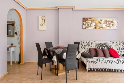 Fantastic penthouse, with a 25 m2 terrace, garage, storage room and pool!