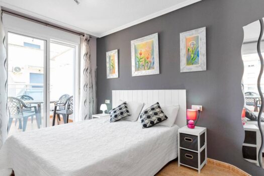 Fantastic penthouse, with a 25 m2 terrace, garage, storage room and pool!