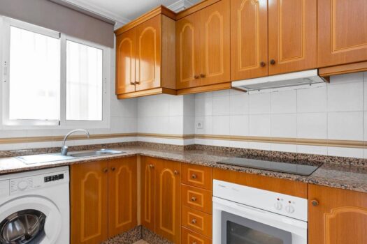 Fantastic penthouse, with a 25 m2 terrace, garage, storage room and pool!