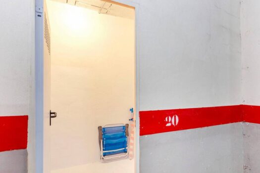 Fantastic penthouse, with a 25 m2 terrace, garage, storage room and pool!