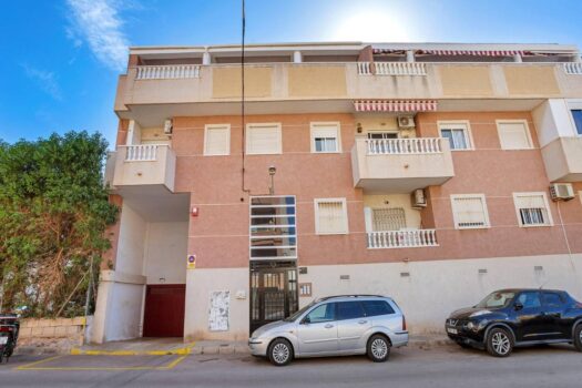 Fantastic Penthouse with Large Terrace and Clear Views Garage and community pool in Torrevieja