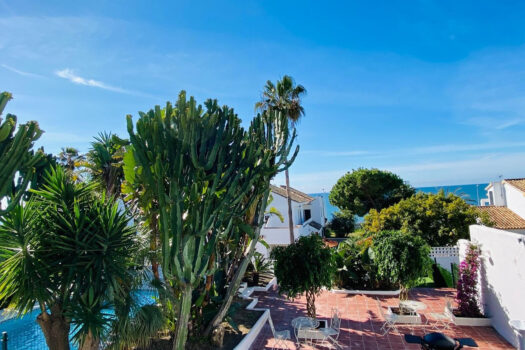 6 Bed Detached Villa for sale in Rio Real, Costa del Sol