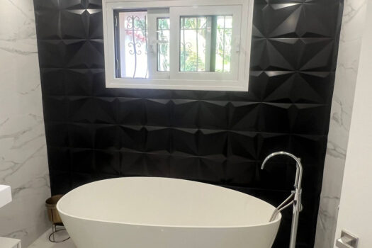 6 Bed Detached Villa for sale in Rio Real, Costa del Sol