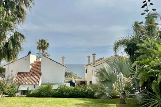 6 Bed Detached Villa for sale in Rio Real, Costa del Sol