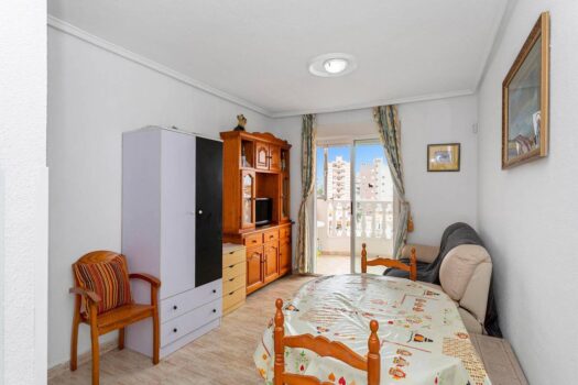 Opportunity for 3 bedrooms with pool and green areas