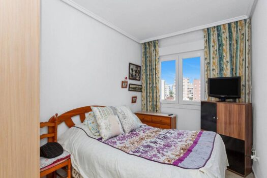 Opportunity for 3 bedrooms with pool and green areas