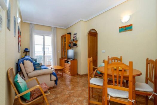 Apartment with pool and two bedrooms in Torrevieja