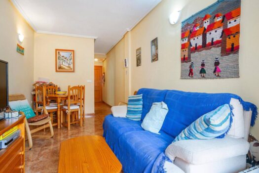 Apartment with pool and two bedrooms in Torrevieja