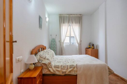 Apartment with pool and two bedrooms in Torrevieja