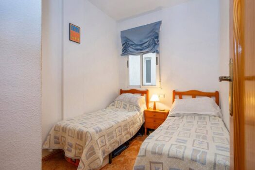 Apartment with pool and two bedrooms in Torrevieja