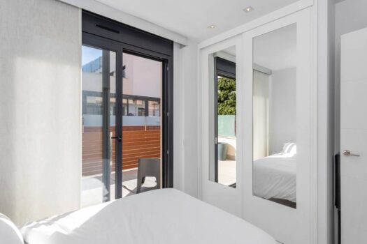 Nádherná samostatná vila s bazénem!!