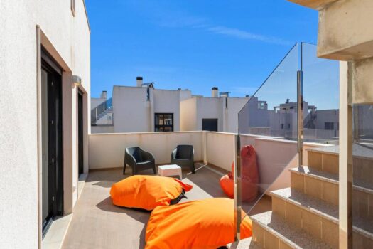 Nádherná samostatná vila s bazénem!!