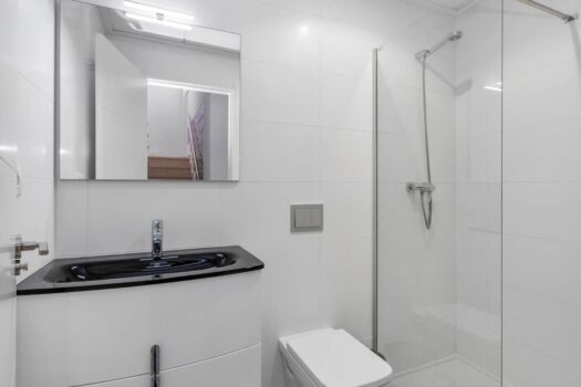 Nádherná samostatná vila s bazénem!!