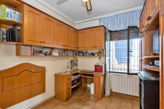 Nabízíme Vám k prodeji nádhernou samostatně stojící vilu v prestižní oblasti Nueva Torrevieja.