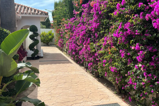 6 Bed Detached Villa for sale in Rio Real, Costa del Sol