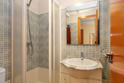 Fantastic apartment from 2009 with 2 bedrooms + 2 bathrooms with garage and storage room