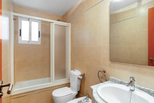 Fantastic apartment from 2009 with 2 bedrooms + 2 bathrooms with garage and storage room