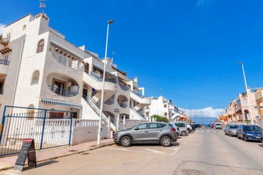 Prodej apartmánu v řadovém domě 4+k.k. La Mata, Torrevieja.