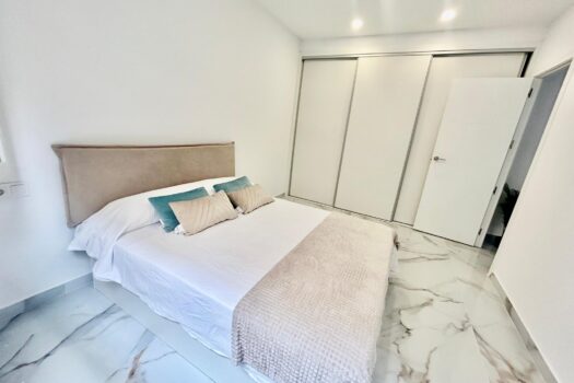 Prodej bytu 1+1 Torrevieja,Playa de los Naufragos.