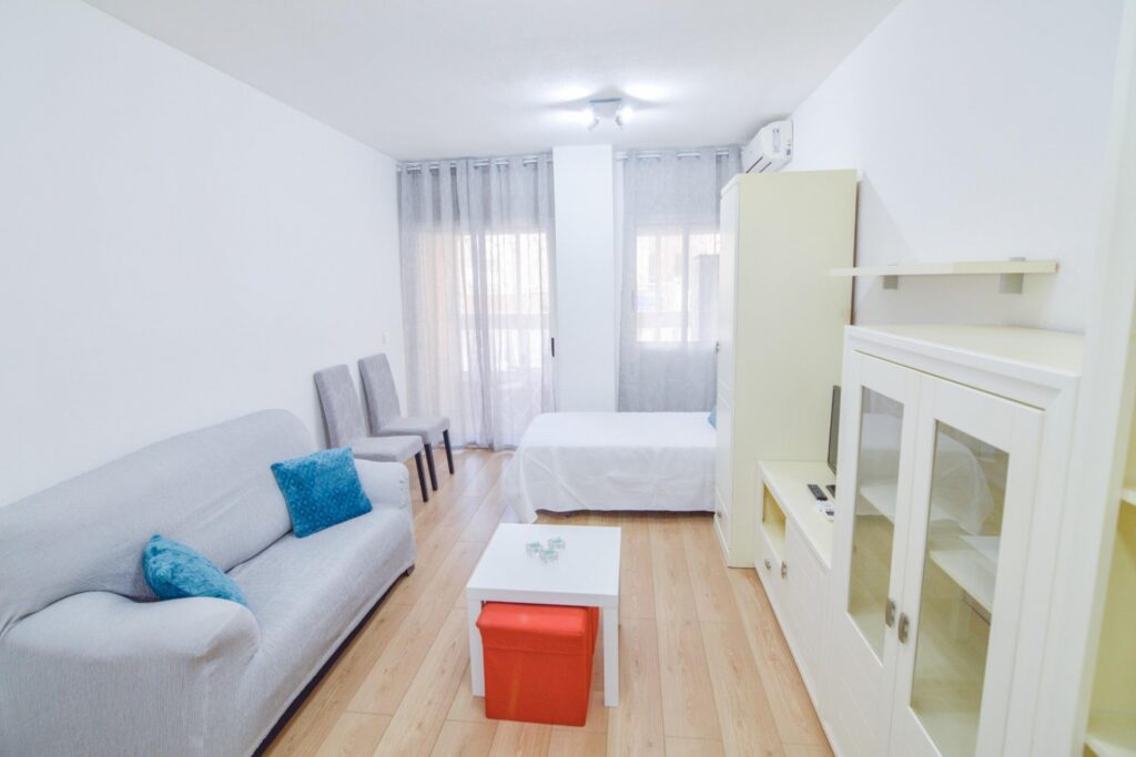 Studio s bazénem Torrevieja. 