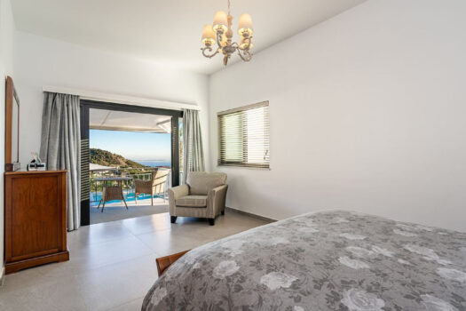 Samostatně stojící vila se 4 ložnicemi na prodej v Mijas, Costa del Sol