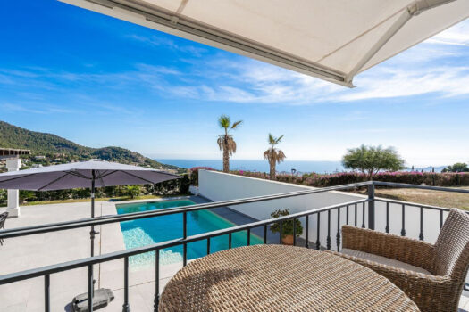 Samostatně stojící vila se 4 ložnicemi na prodej v Mijas, Costa del Sol