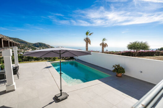 Samostatně stojící vila se 4 ložnicemi na prodej v Mijas, Costa del Sol