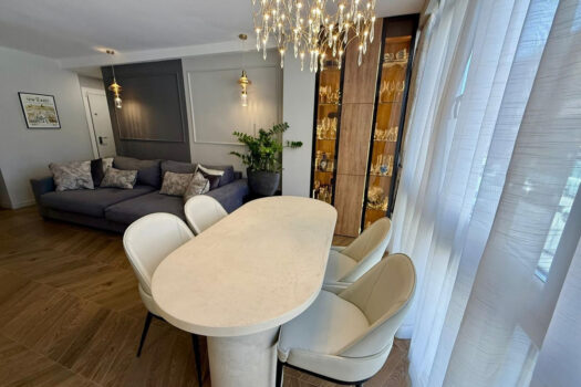 Apartmán se 3 ložnicemi ve středním patře na prodej ve Fuengirole, Costa del Sol