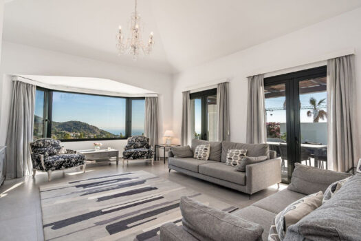 Samostatně stojící vila se 4 ložnicemi na prodej v Mijas, Costa del Sol