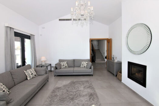 Samostatně stojící vila se 4 ložnicemi na prodej v Mijas, Costa del Sol