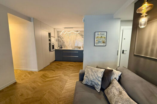 Apartmán se 3 ložnicemi ve středním patře na prodej ve Fuengirole, Costa del Sol