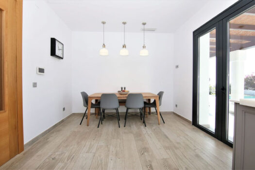 Samostatně stojící vila se 4 ložnicemi na prodej v Mijas, Costa del Sol