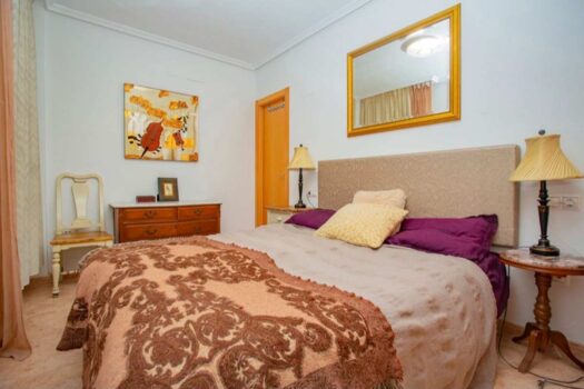 Prodej 3+1 s garáží v Torrevieji – 300 metrů od pláže.