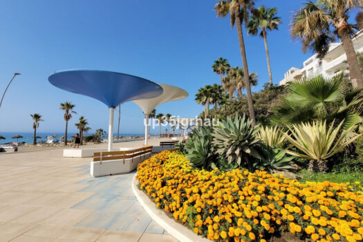 2 Bed Middle Floor Apartment for sale in Estepona, Costa del Sol