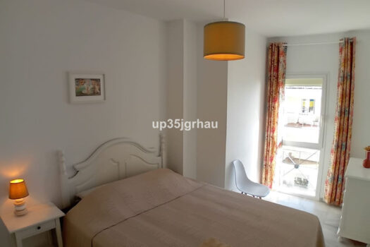 2 Bed Middle Floor Apartment for sale in Estepona, Costa del Sol