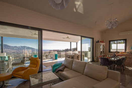 4 Bed Detached Villa for sale in La Mairena, Costa del Sol