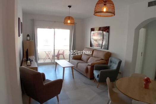 2 Bed Middle Floor Apartment for sale in Estepona, Costa del Sol
