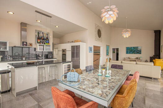 4 Bed Detached Villa for sale in La Mairena, Costa del Sol