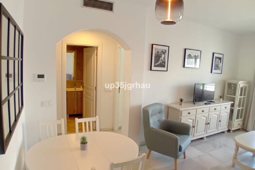 2 Bed Middle Floor Apartment for sale in Estepona, Costa del Sol