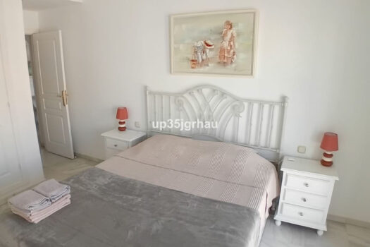 2 Bed Middle Floor Apartment for sale in Estepona, Costa del Sol