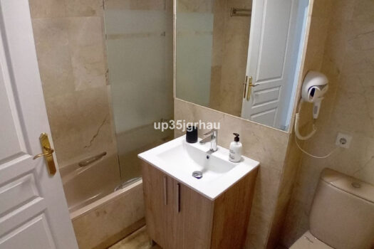2 Bed Middle Floor Apartment for sale in Estepona, Costa del Sol