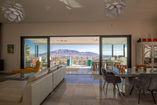 4 Bed Detached Villa for sale in La Mairena, Costa del Sol