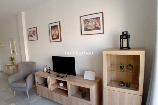 2 Bed Middle Floor Apartment for sale in Estepona, Costa del Sol