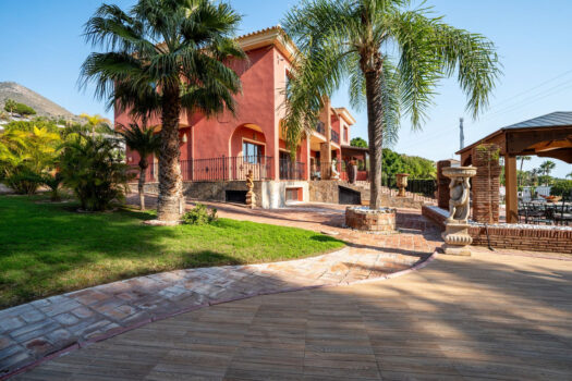7 Bed Detached Villa for sale in Benalmadena Costa, Costa del Sol
