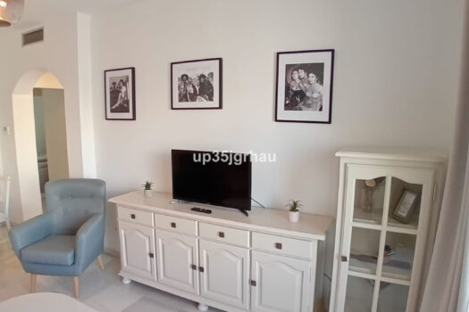 2 Bed Middle Floor Apartment for sale in Estepona, Costa del Sol
